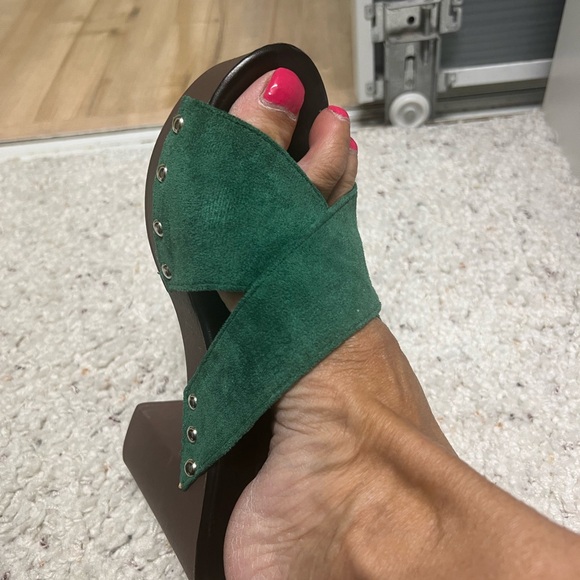 Tinstree green suede platform sandal - Picture 2 of 3